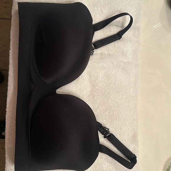 Soma, black, wireless J hook Satin bra. New without the tags. Size 40D - Picture 1 of 2
